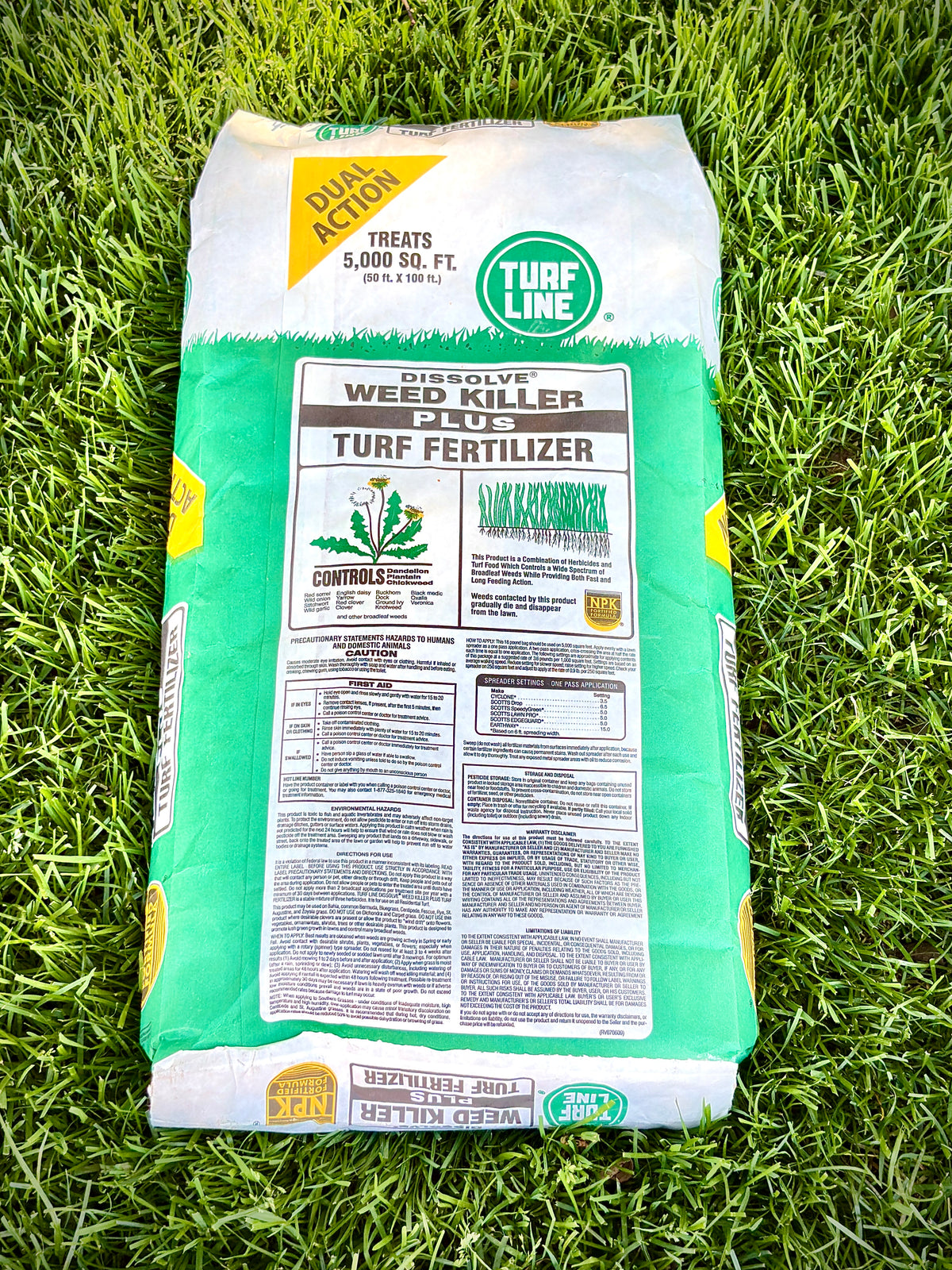 Turf Line Dissolve® Weed Killer Plus 22-0-8 Fertilizer